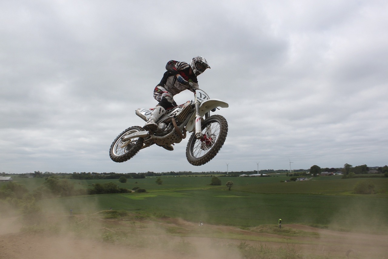 moto cross, motorbike, sports-214928.jpg